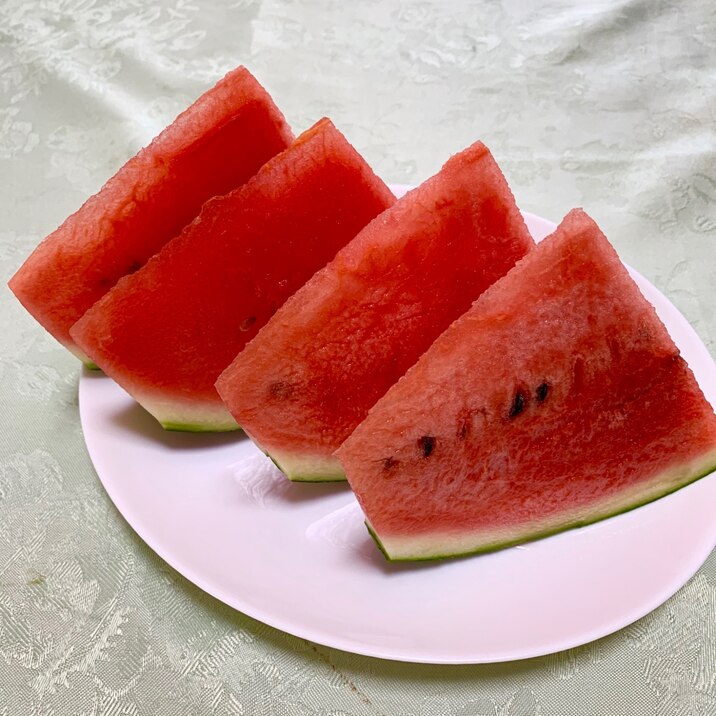 平等なスイカの切り方 レシピ 作り方 By みゆママ 楽天レシピ 平等なスイカの切り方 レシピ 作り方 By みゆママ 楽天レシピ